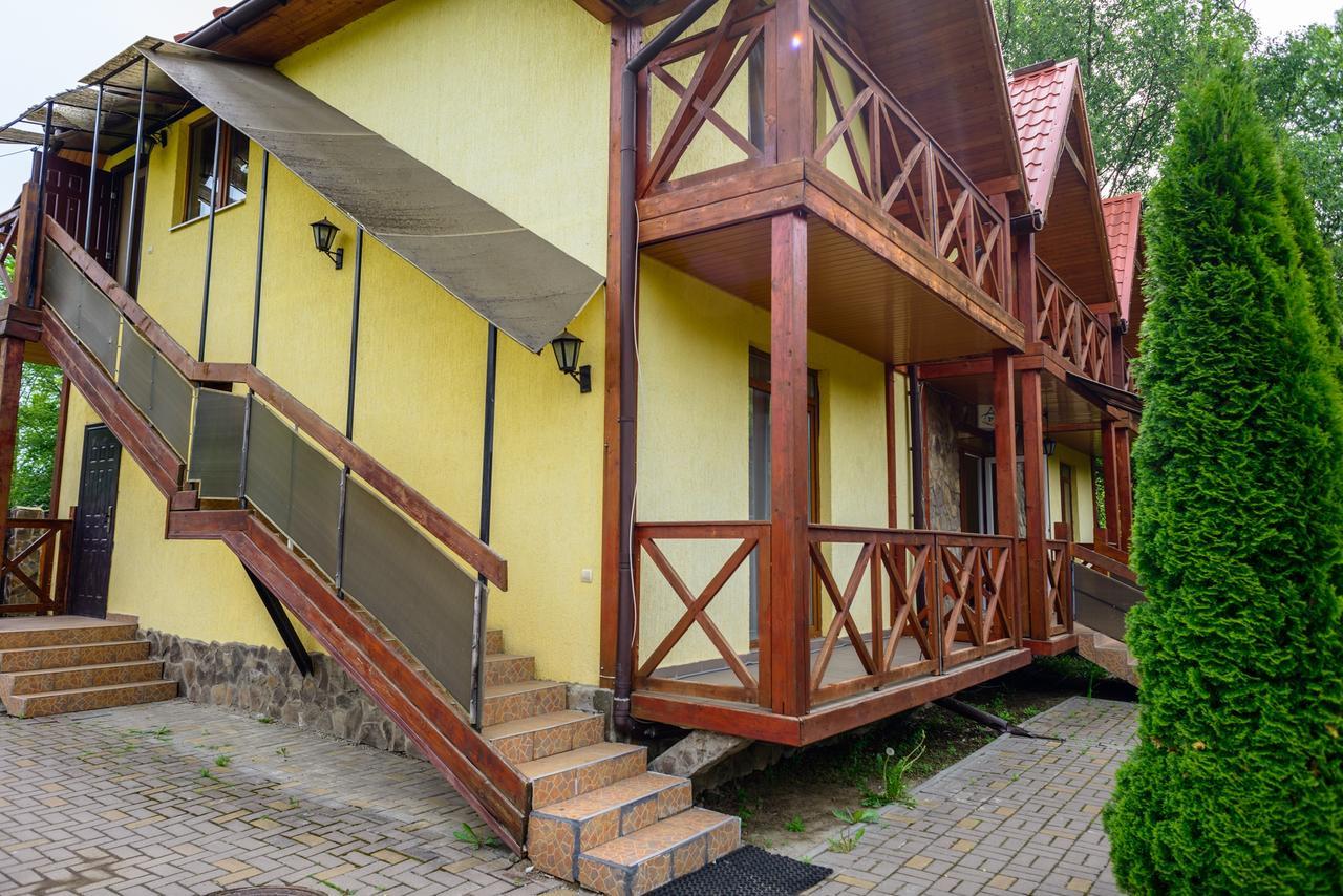 На Березі Черемошу فيرخوفينا المظهر الخارجي الصورة
