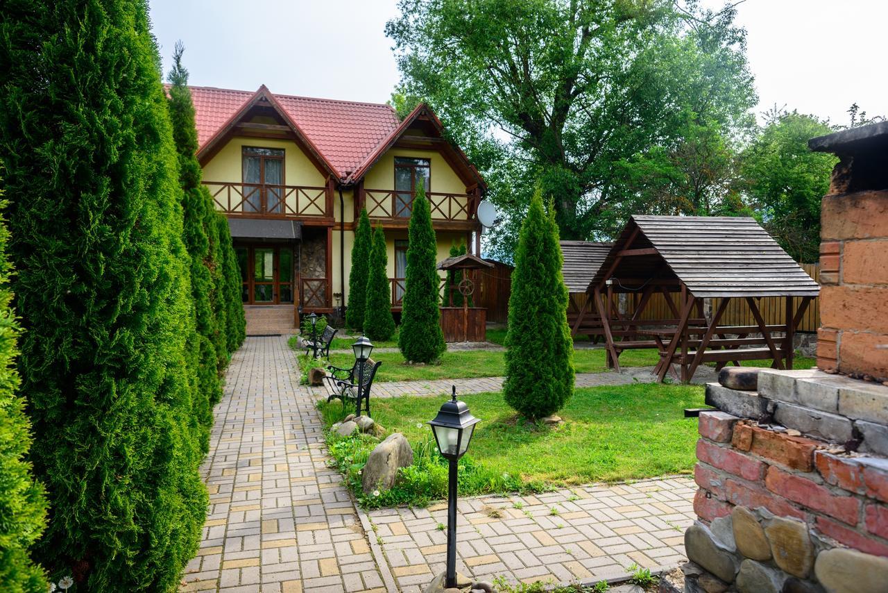 На Березі Черемошу فيرخوفينا المظهر الخارجي الصورة